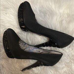 RACHEL Rachel Roy Black Textured Heels